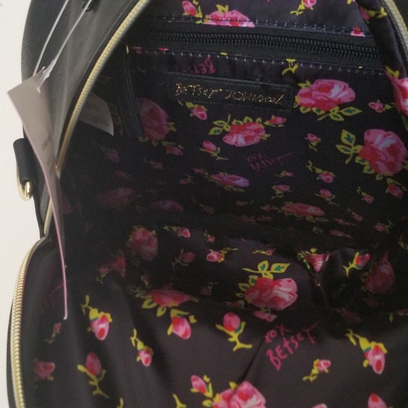 Sold - Picture 3 of 4